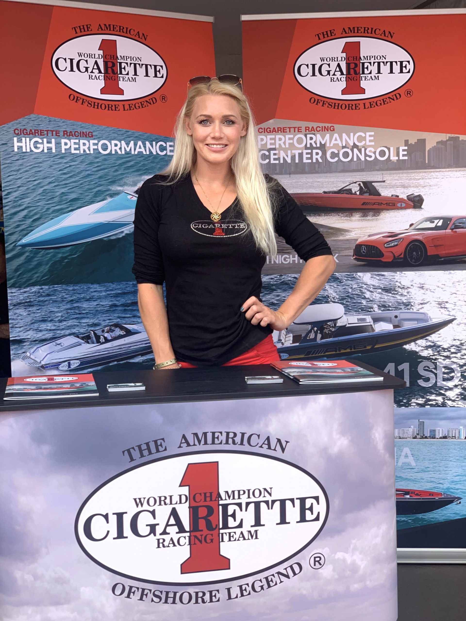 messehostess messehostessen buchen messeduesseldorf messekoeln messestuttgart messenuernberg messefrankfurt messeberlin messemuenchen boothmodels standmodel personalvermittlung models modelagentur