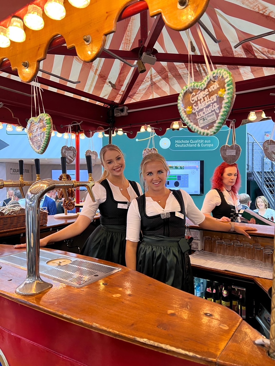 Hostessenagentur Glowstaff - Hostessen Intersolar München